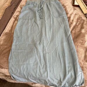 Women’s maxi skirts